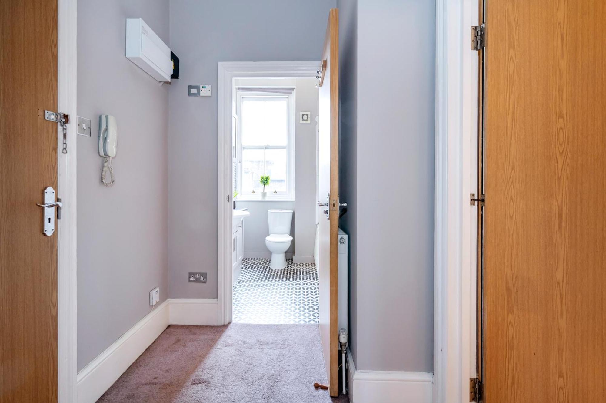 Large 1 Bedroom In Center Of London 3 Exterior photo